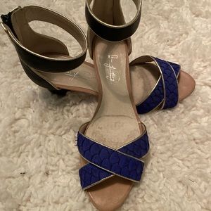 Low heeled ankle strap sandal